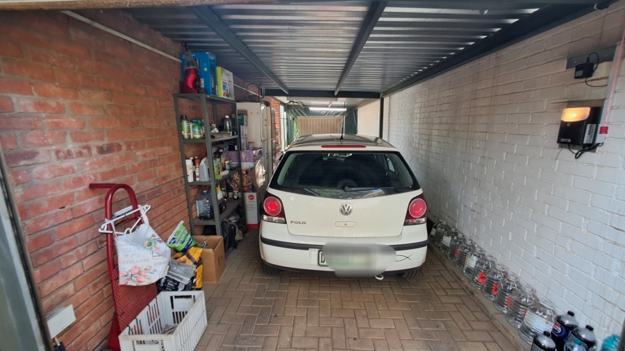2 Bedroom Property for Sale in Fleurdal Free State